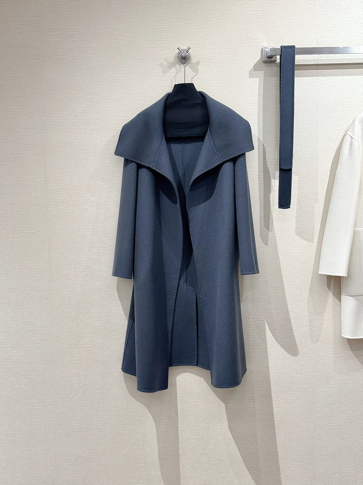 Flower bud collar new long coat, woolen fabric, women's wear