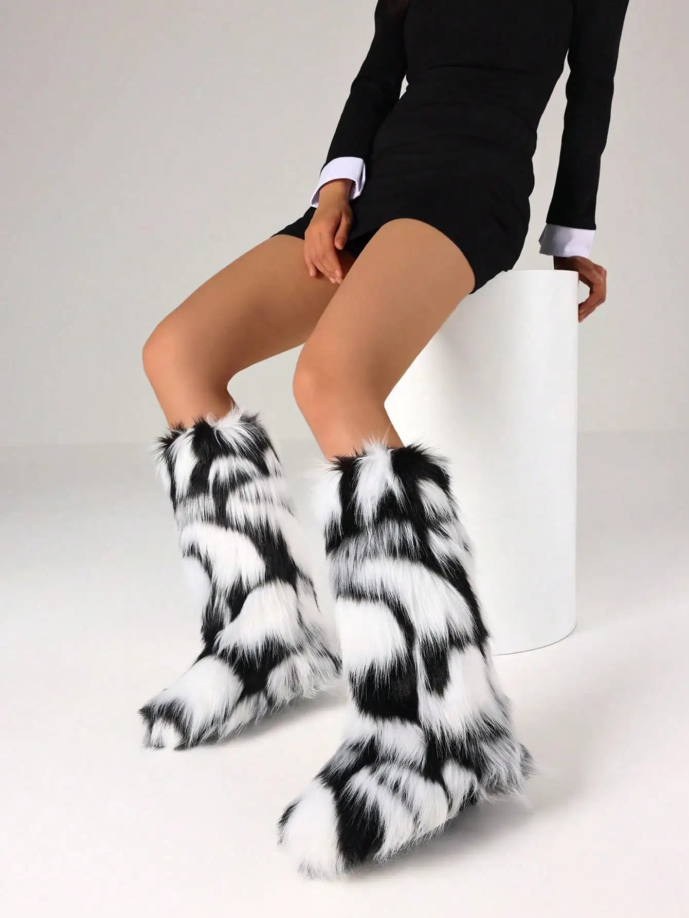 Furry Fluffy Women Snow Boots Warmplush Knee High Flats Luxury Punk Goth Women Winter Shoes